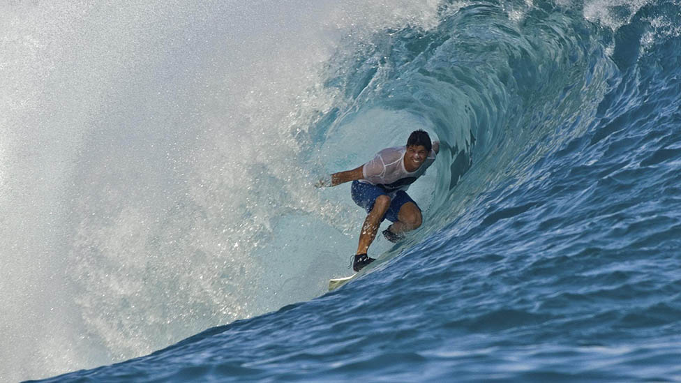 Maldives Naladhu Private Island Surf Center 03